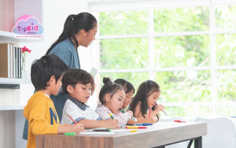 Có nên cho trẻ lớp 1 học thêm tiếng anh không | Lợi ích và băn khoăn của cha mẹ