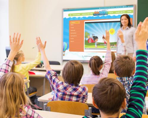 Trẻ em học tiếng anh với người nước ngoài ở đâu tốt nhất