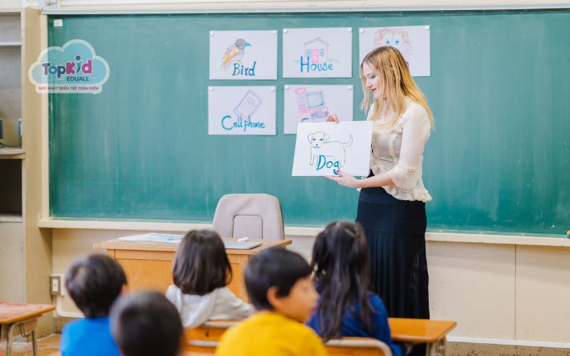 Có nên cho trẻ lớp 1 học thêm tiếng anh không | Lợi ích và băn khoăn của cha mẹ