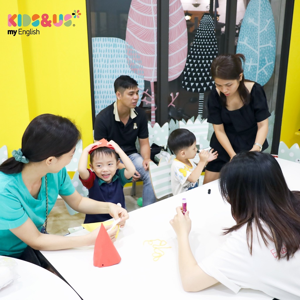 Hướng dẫn bé học tiếng Anh qua clip: Bí quyết giúp con tiến bộ nhanh!