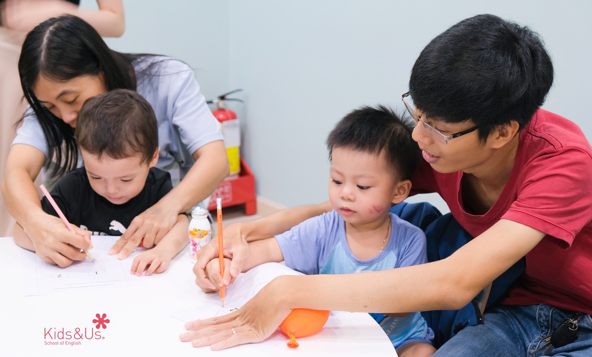 Tiếng Anh cho trẻ em quan trọng như thế nào? Cách giúp con học tiếng Anh dễ dàng.