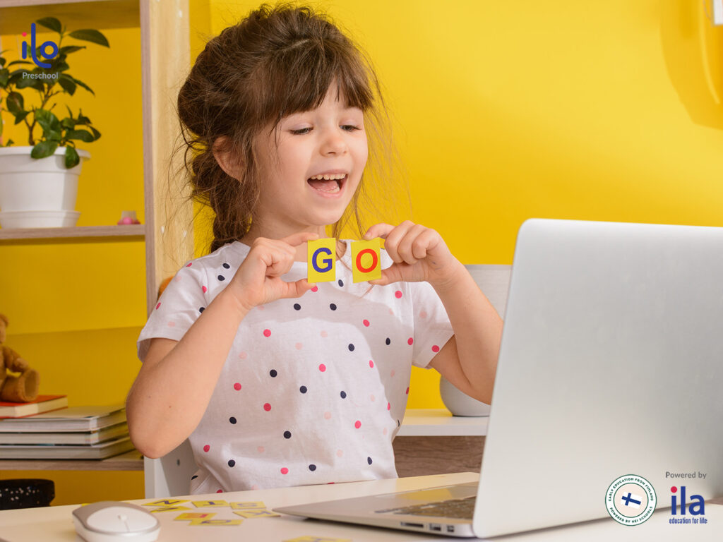 cách dạy tiếng anh cho trẻ lớp 1 tại nhà để con giỏi nhanh? (Kinh nghiệm thực tế từ mẹ bỉm)