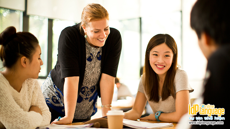 Bí quyết làm quen với người nước ngoài để học tiếng Anh, cải thiện trình độ nhanh chóng