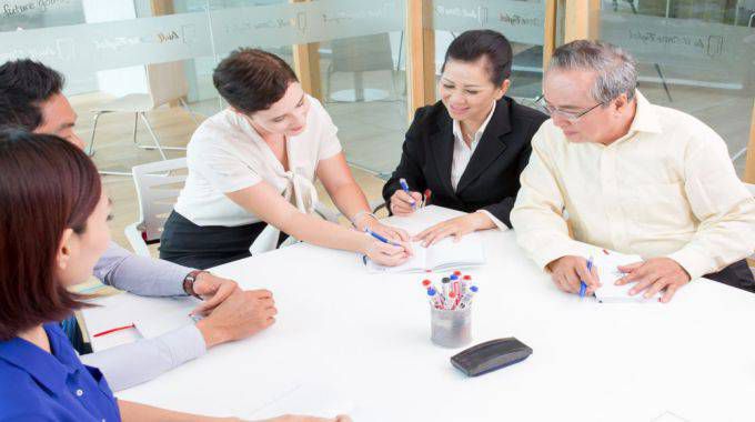 Lớn tuổi học tiếng Anh có khó không? Trung tâm tiếng Anh dành cho người lớn tuổi giải đáp!