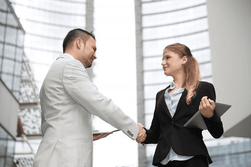 Thăng tiến trong công việc tiếng anh là gì? Mẹo giao tiếp giúp bạn lên chức!