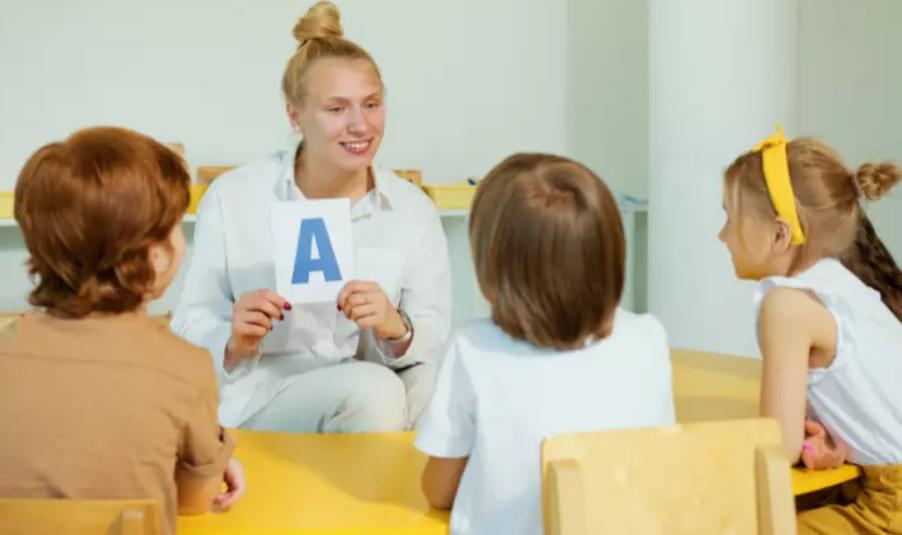 Kinh nghiệm học tiếng Anh giao tiếp dành cho trẻ em: Chia sẻ từ chuyên gia cho bạn nhé.