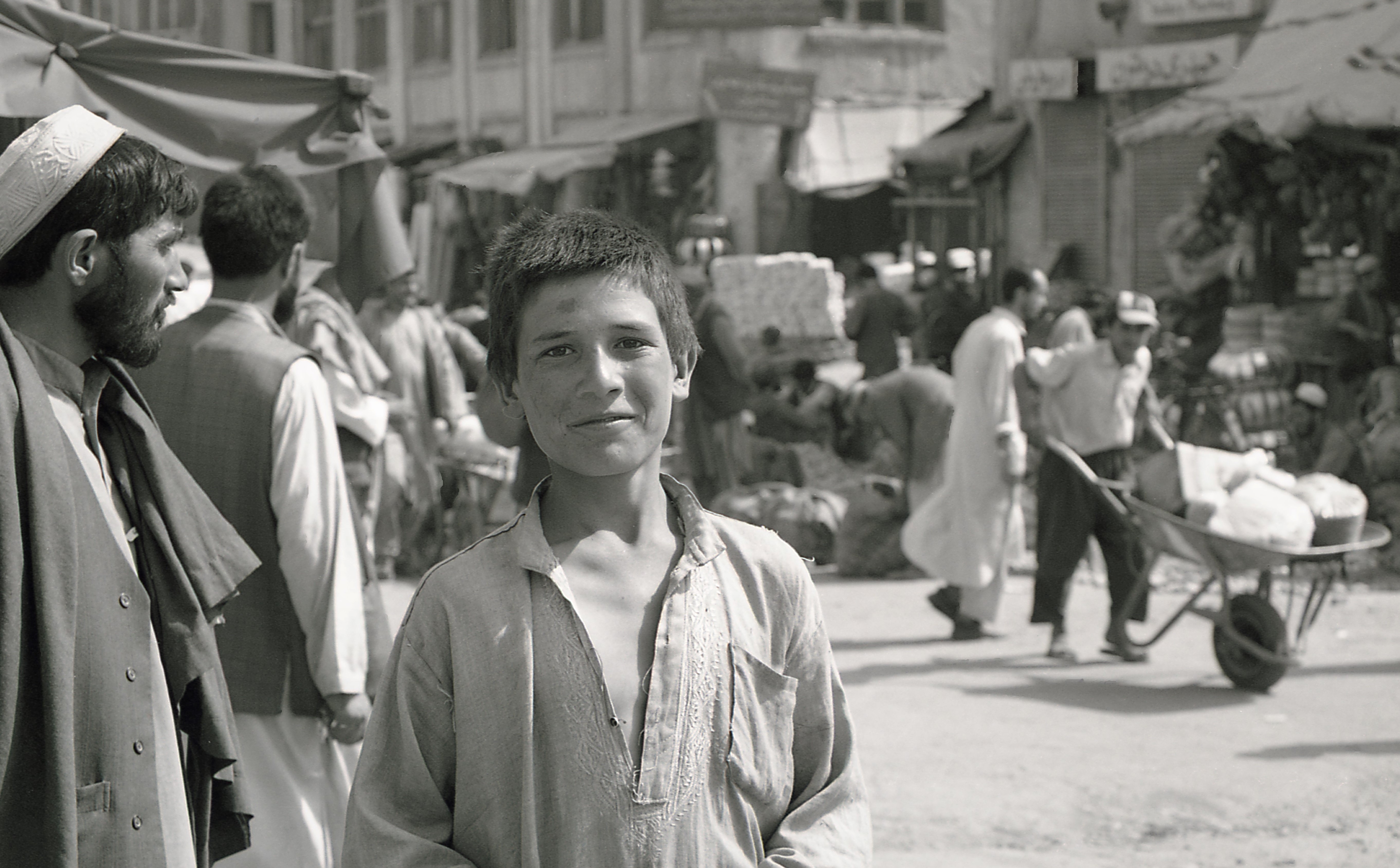 Trẻ em đường phố tiếng Anh là gì? Cùng tìm hiểu ý nghĩa và cách dùng