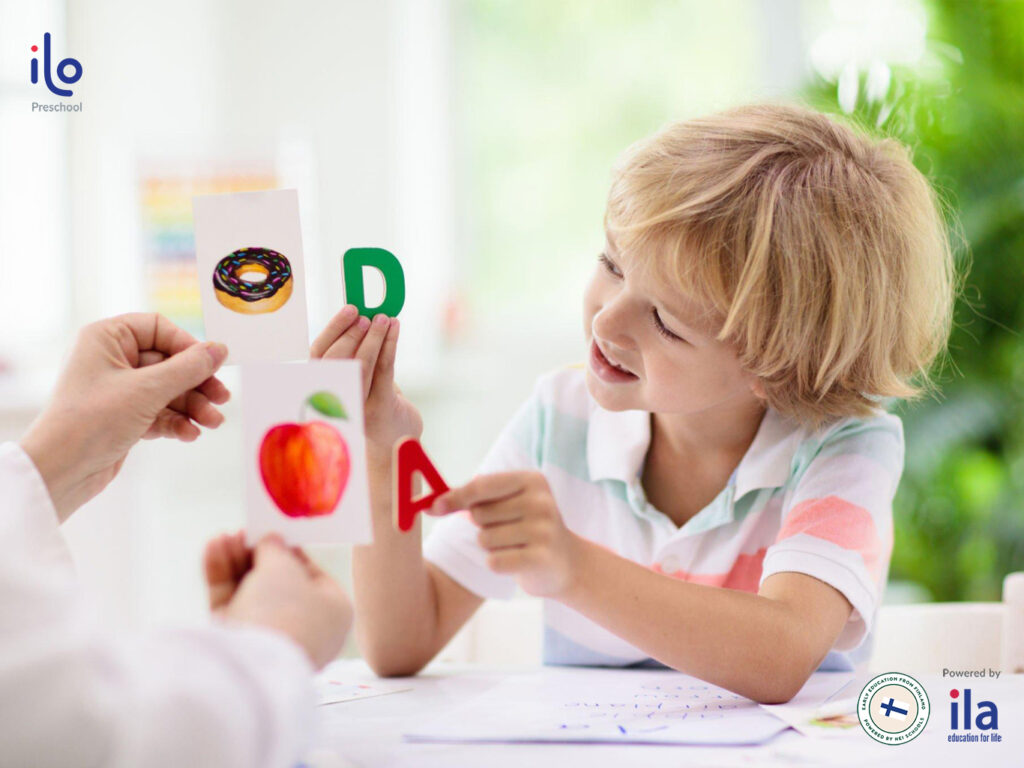 Bí quyết dạy bảng chữ cái tiếng Anh cho trẻ em siêu dễ (Bé học vui, tiếp thu nhanh chóng)