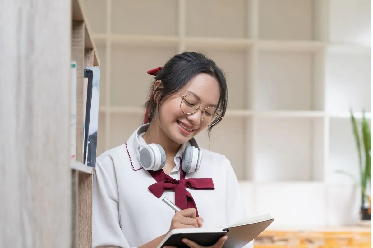 Nhạc tiếng Anh người lớn roal dành cho ai? Lợi ích khi nghe thể loại này