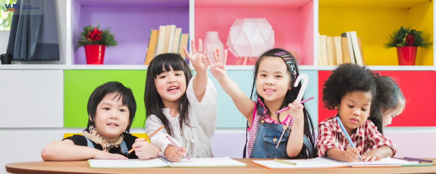 Tìm chương trình tiếng Anh giao tiếp cho trẻ em: Kinh nghiệm chọn lớp học phù hợp với con.